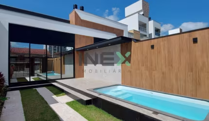 Casa nova 3 dormitórios 2 vagas piscina Centro em Camboriú - SC
