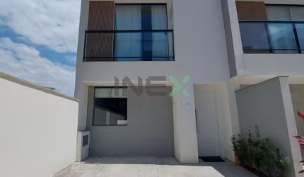 Sobrado Triplex 2 suítes 1 vaga bairro Lídia Duarte - Camboriú