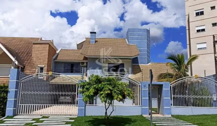 Sobrado Triplex, impecável próximo da academia axis, condominio Country Ville.