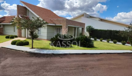 CASA A VENDA EM CONDOMÍNIO FECHADO, NO CENTRO, CASCAVEL - PR