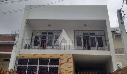 Casa em Daniel Lisboa de 5 quartos sendo 2 suítes, 190m² à venda por R$ 950.000,00