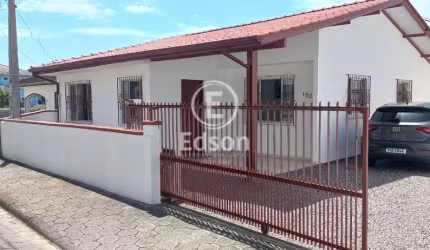 Casa à venda no bairro Barra do Aririú - Palhoça/SC