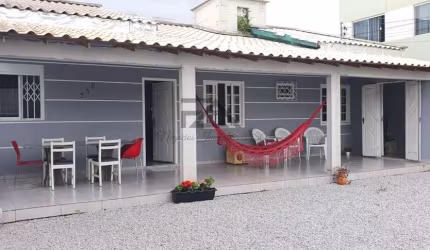 Casa a venda no bairro Barra do Aririu em Palhoça/SC