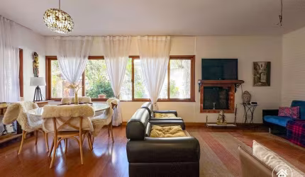 Casa com 4 quartos, 152m2 à venda por R$1.280.000 - Alto, Teresópolis