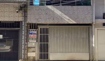 Casa com 3 quartos para alugar na Avenida Brasil, Jardim América, Taboão da Serra, 190 m2 por R$ 3.500