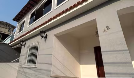 Casa para Venda em Niterói, Largo do Barradas, 2 dormitórios, 2 suítes, 2 banheiros