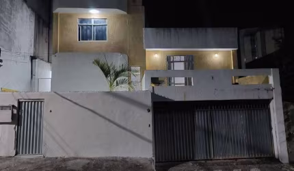 Casa para aluguel comercial e venda com 425 metros quadrados com 5 quartos em Rio Vermelho !