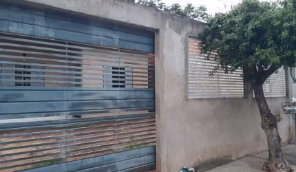 Casa com 2 quartos à venda na Rua Gralha, s/n, Recanto dos Pássaros, Cuiabá por R$ 235.000