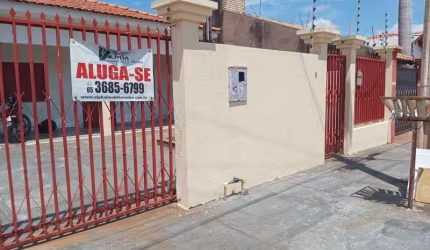 Casa com 3 quartos para alugar na Rua João Vicente de Barros, s/n, Cristo Rei, Várzea Grande por R$ 3.000