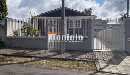 Duas Residências no Bairro São Domingos