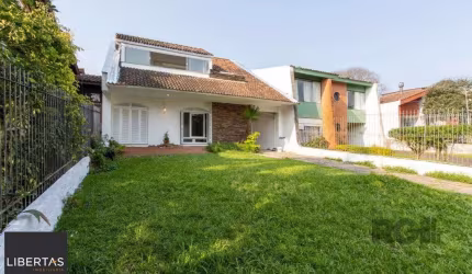 Casa para Venda - 337m², 3 dormitórios, sendo 1 suites, 3 vagas - Cristal