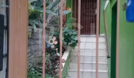 Casa para Venda - 120m², 2 dormitórios, 2 vagas - Rubem Berta
