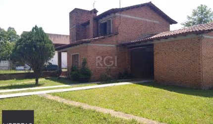 Casa para Venda com 2 dormitórios e 3 vagas no bairro Belém Novo