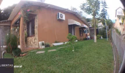 Ótima casa 3 dormitórios sendo 1 suíte e Salão de Festas