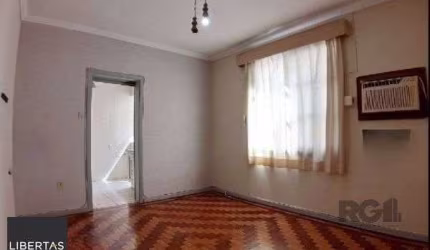 Apartamento no Bom Fim de 2 dormitórios desocupado