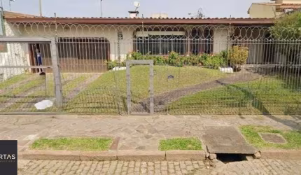 Casa com 4 dormitórios no Bairro Guarujá
