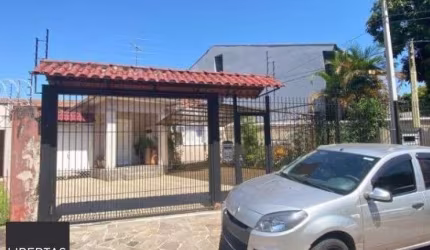 Casa 4 dormitórios I vaga 8 carros I Bairro Camaquã