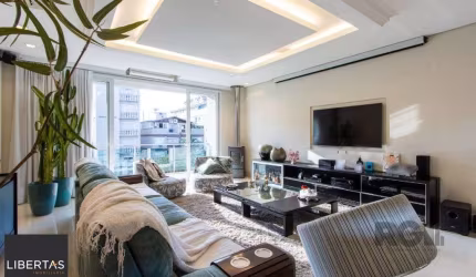 Casa com 5 suites com area privativa 714,00