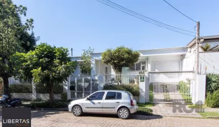Casa 3 dormitórios à venda Três Figueiras Porto Alegre/RS