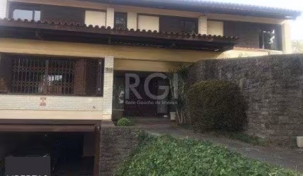 Casa para Venda - 406.32m², 3 dormitórios, sendo 1 suites, 4 vagas - Três Figuei