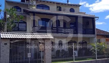 Casa para Venda - 750m², 6 dormitórios, sendo 3 suites, 4 vagas - Partenon
