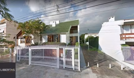 Casa para Venda - 380m², 3 dormitórios, sendo 1 suites, 5 vagas - Jardim Lindóia