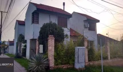 Casa para Venda - 255.68m², 4 dormitórios, sendo 1 suites, 2 vagas - Tristeza