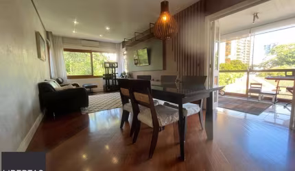 Cobertura no Moinhos de Vento  290m², 3 dormitórios, 3 vagas e piscina