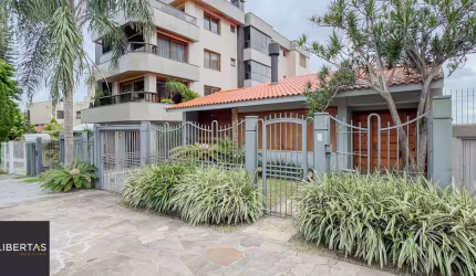 CASA CHACARA DAS PEDRAS 207 METROS , COMPLETAMENTE REFORMADA