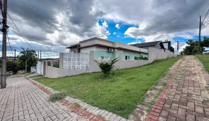Casa com 4 quartos para alugar na Rua Artibano Sutille, 1189, São Francisco, Pato Branco, 188 m2 por R$ 3.900