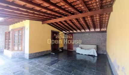 ACONCHEGANTE CASA NO CIDADE NOVA!Casa à venda, com 2 suítes, churrasqueira, Cidade Nova, Volta Redo