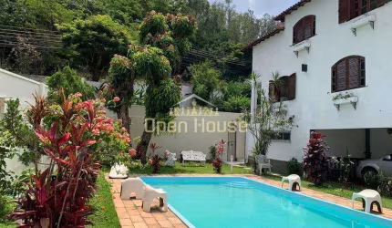 Em Busca do seu Refúgio: Casa de Luxo com Vista Panorâmica em Santa Rosa, Barra Mansa, RJ