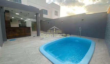 Casa Duplex com 3 Quartos e Área Gourmet em Pinheiral/RJ – Com Piscina, Suíte com Sacada e Churrasq