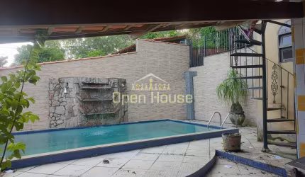 Casa com 4 Quartos, 3 Suítes, Piscina e Área Gourmet!! Casa à venda, Jardim Belvedere, Volta Redond