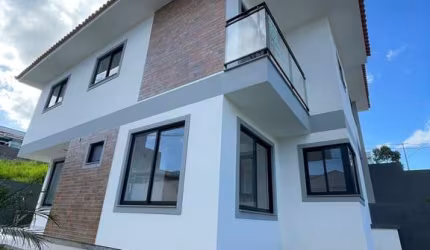 SEJA DONNO DESSE LINDO SOBRADO EM POTECAS