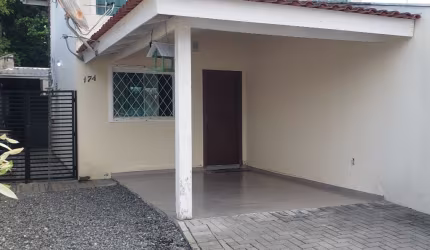 LINDO SOBRADO GEMINADO AVERBADO, COM 2 QUARTOS  A VENDA NO ADHEMAR GARCIA SÓ 379.900,00