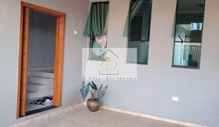 Casa Terrreno Inteiro Recém Reformada no LEONOR