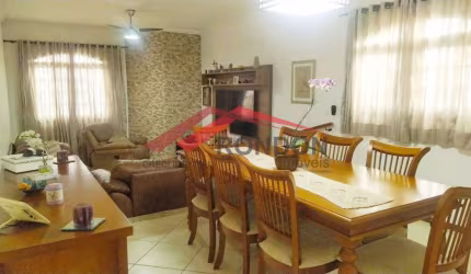 Sobrado à venda no Macedo - 210,00 ms² - 3 dormitórios - 1 suítes - sala - cozinha - lavanderia - área gourmet - 3 vagas.