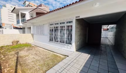 Casa para Venda em São José, Barreiros, 3 dormitórios, 1 suíte, 4 banheiros, 2 vagas
