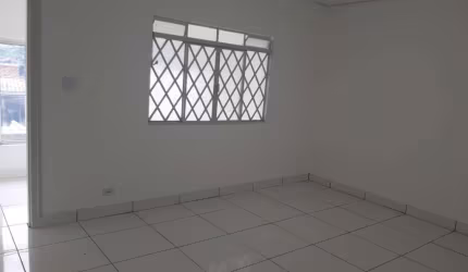 Sobrado com 3 Quartos e 2 banheiros para Alugar, 180 m²