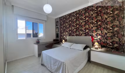 Casa à Venda em Rio Tavares: 4 Dormitórios e 328,95 m²