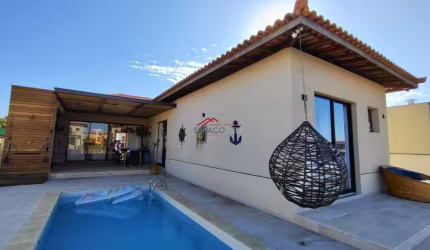 Casa com 04 suítes e piscina na beira do canal Marina Búzios