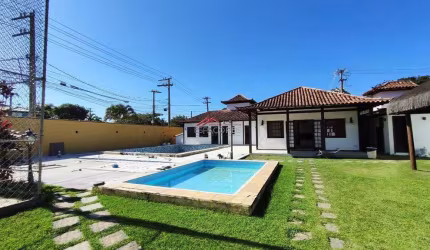 Casa à venda em condomínio a 300 metros da praia de Geribá