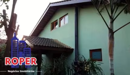 EXCELENTE CASA COM 3 DORMITÓRIOS/3 VAGAS/ PISCINA/ ÁREA GOURMET À VENDA EM ATIBAIA