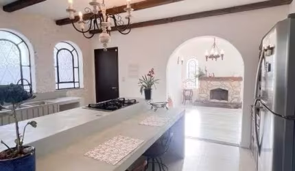 EXCELENTE CASA DE ALTO PADRÃO COM 466 M²/4 DORMITÓRIOS/4 VAGAS À VENDA EM ATIBAIA