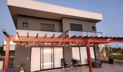 EXCELENTE CASA DE ALTO PADRÃO COM 1.428 M²/ CASA SEDE/ PISCINA À VENDA NO CONDOMINIO LAGO DOURADO EM GUARAREMA