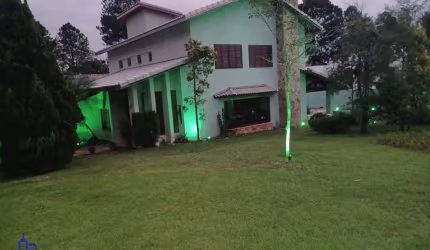 CASA DE ALTO PADRÃO COM 4 DORMITÓRIOS/4 VAGAS/ESPAÇO GOURMET/PISCINA À VENDA/LOCAÇÃO EM CONDOMÍNIO FECHADO NO RESIDENCIAL 10 EM SANTANA DO PARNAIBA