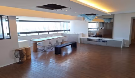 Oportunidade na Praça de Casa Forte - Lindo Apartamento com 3 quartos sendo 3 suítes com 198m² por R$ 2.350.000,00.