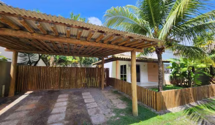 Casa em cond. c/ amplo terreno!!!