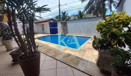 Casa com 4 dormitórios 3 suítes e piscina  à venda, 220 m² por R$ 1.290.000 - Balneário Flórida - Praia Grande/SP